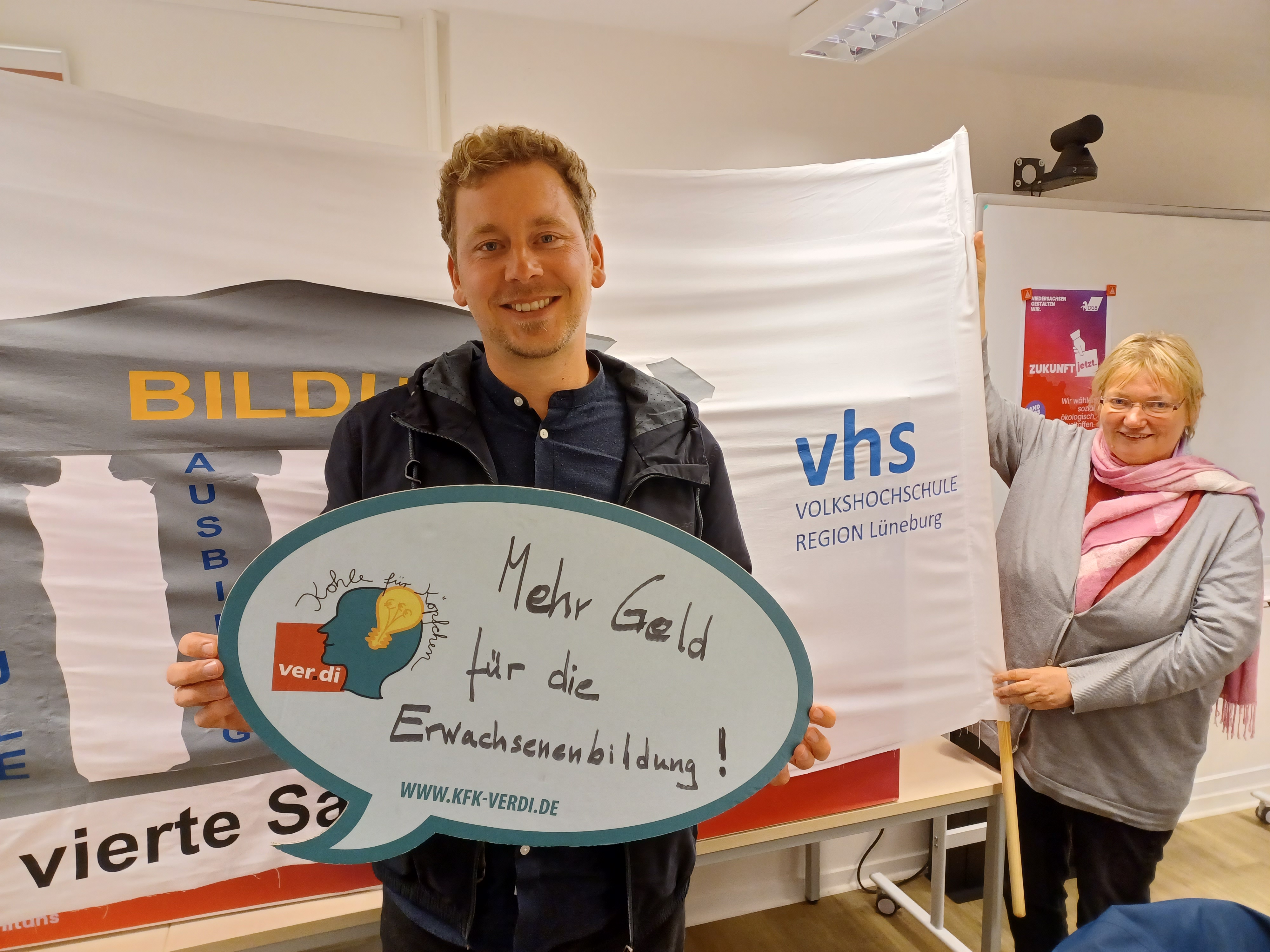 Pascal Mennen (Kandidat, Grüne) fordert mehr Geld für die Erwachsenenbildung und auch kommunal für die VHS Lüneburg. 